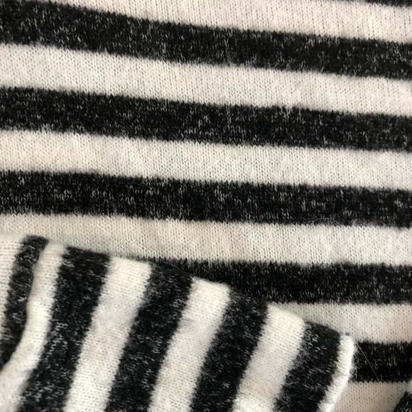 Tribal lightweight hoodie - Picture 3 of 3